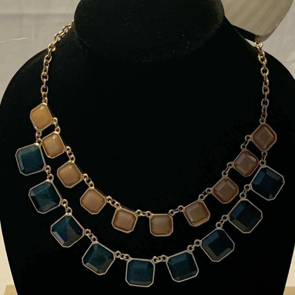 NWT Green & Light Peach Fashion Necklace